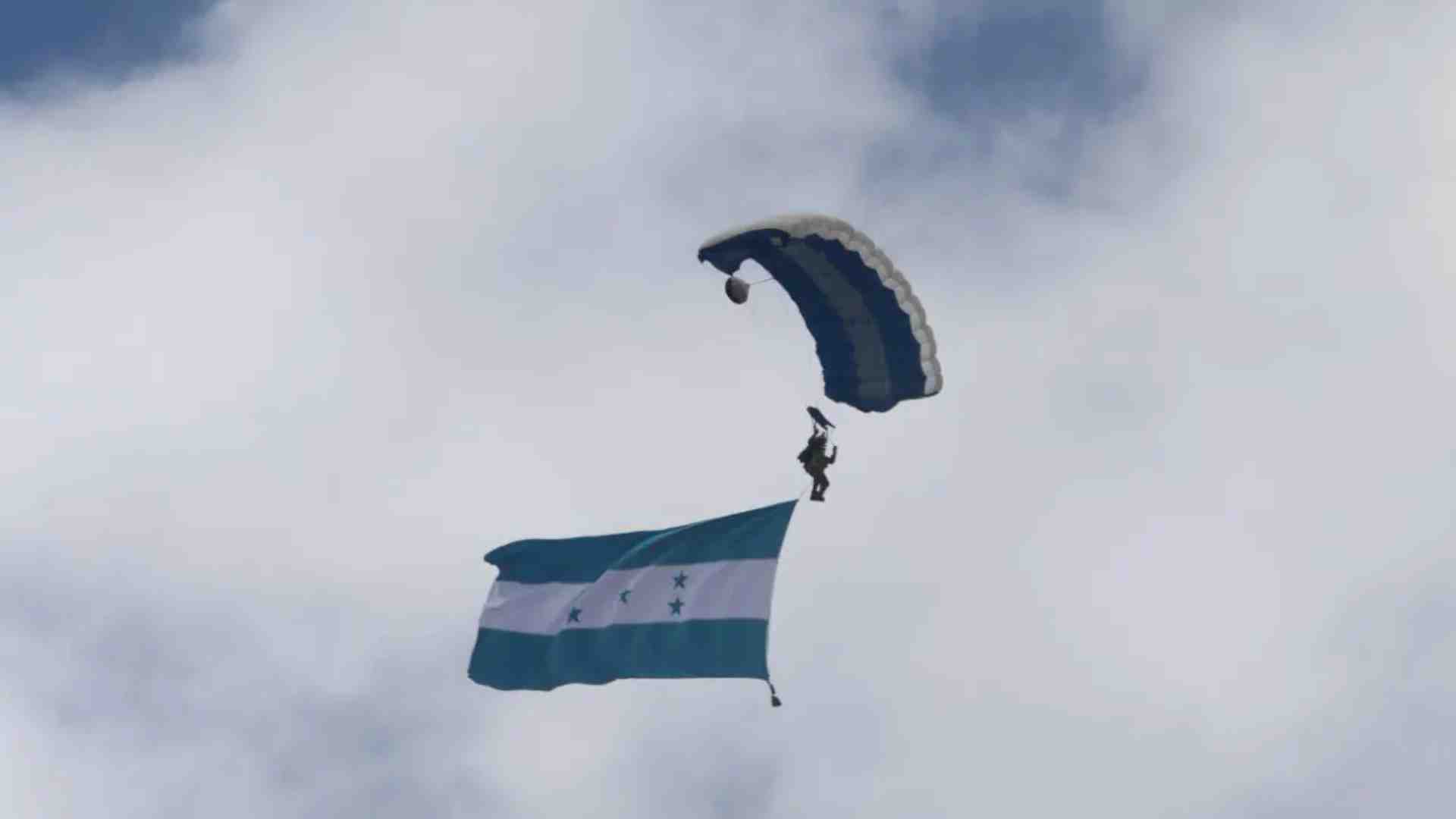 ¿Por qué no habrá espectáculo de paracaidismo este 15 de septiembre? Esta es la razón