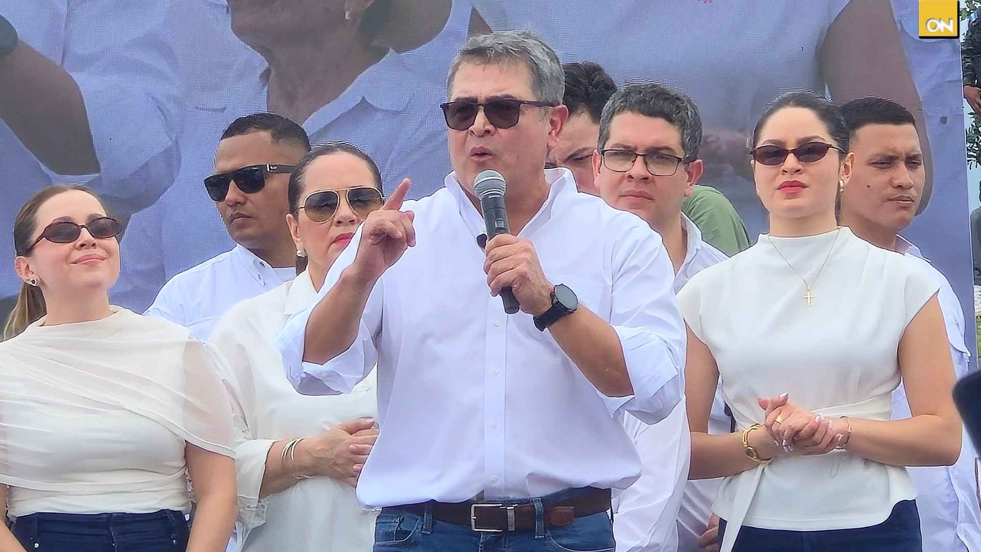 JOH regresa a Honduras y promete enfrentar la justicia