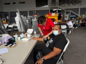 Más de 110 trabajadores de limpieza reciben atención médica en Tegucigalpa