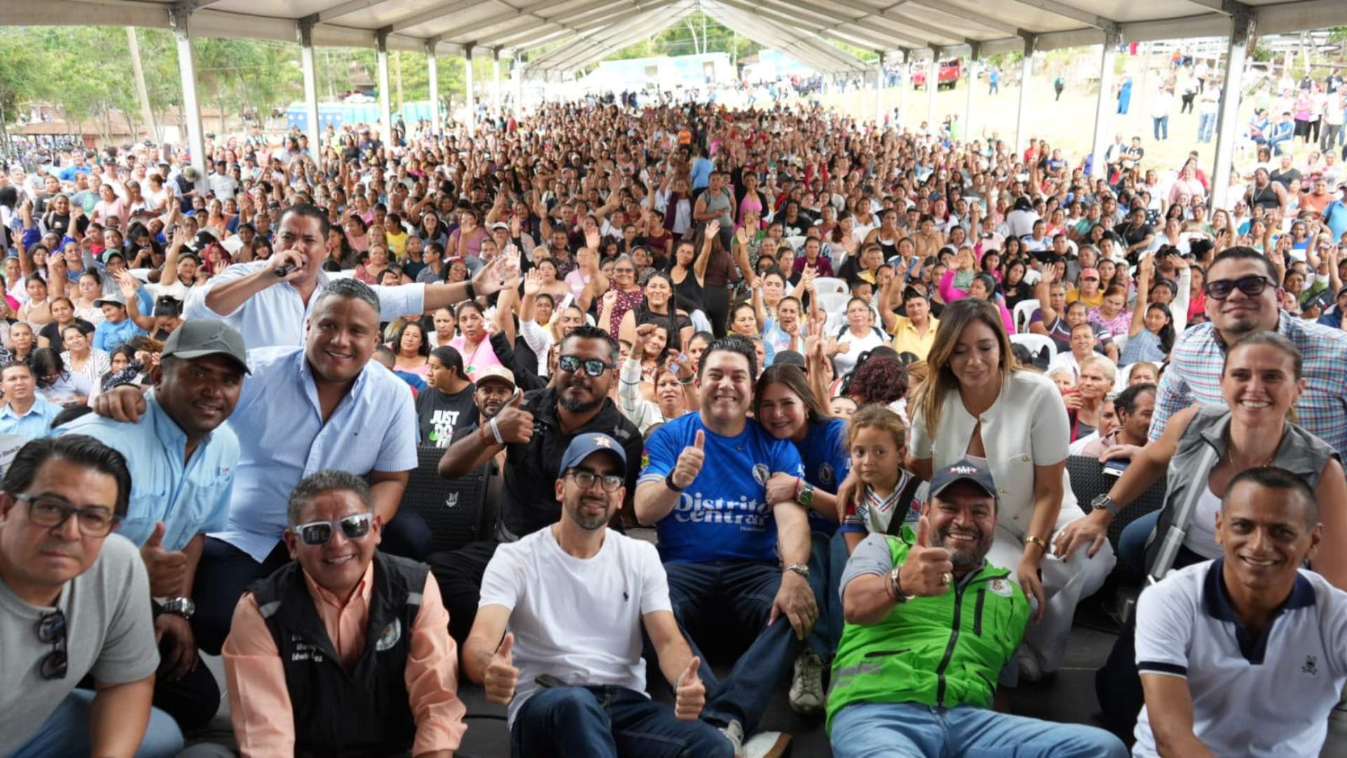 AMDC reconoce la labor de los barrenderos en la capital en su día