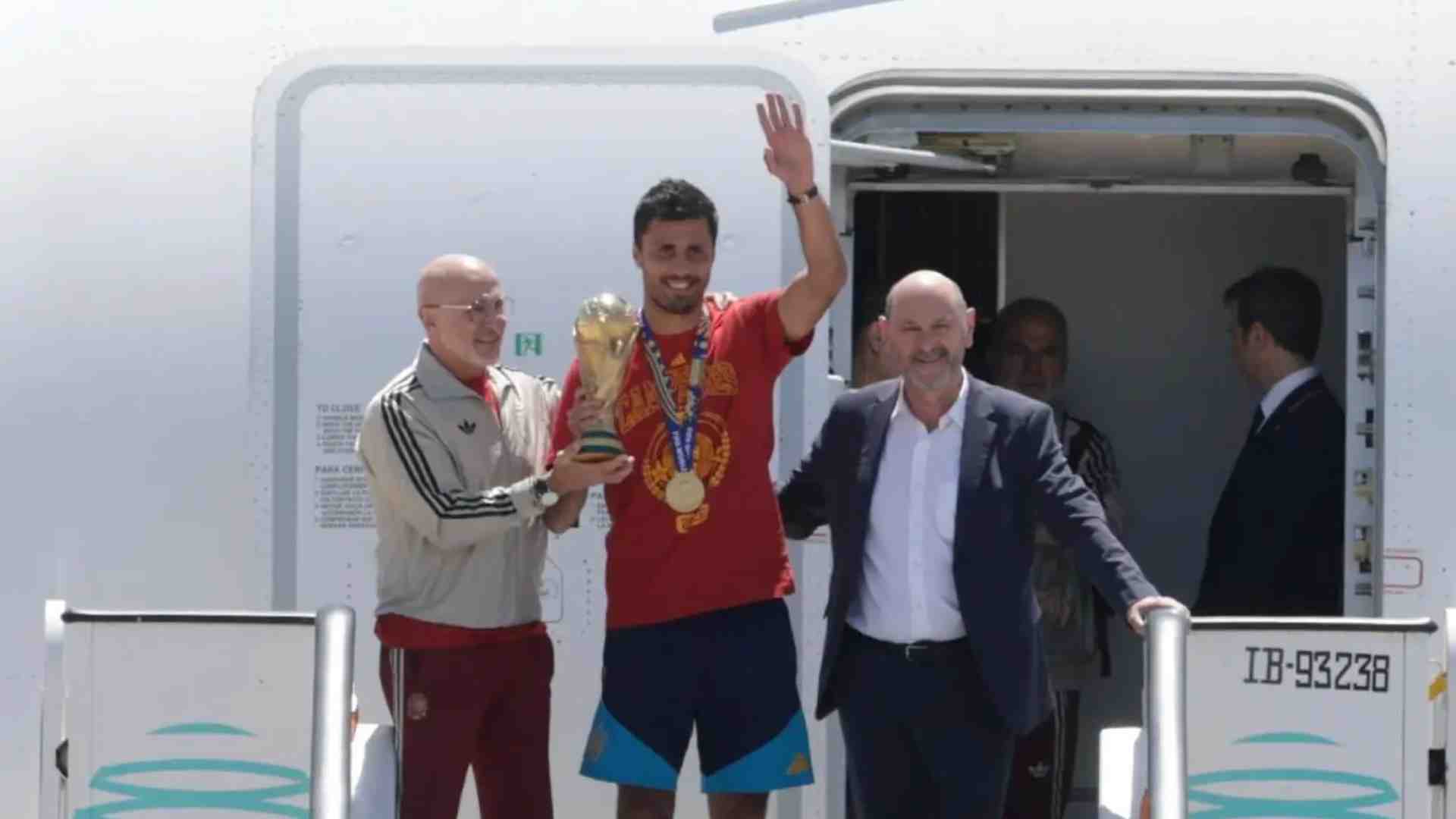 ¡España ya está en casa! Así recibieron a la selección campeona del mundo