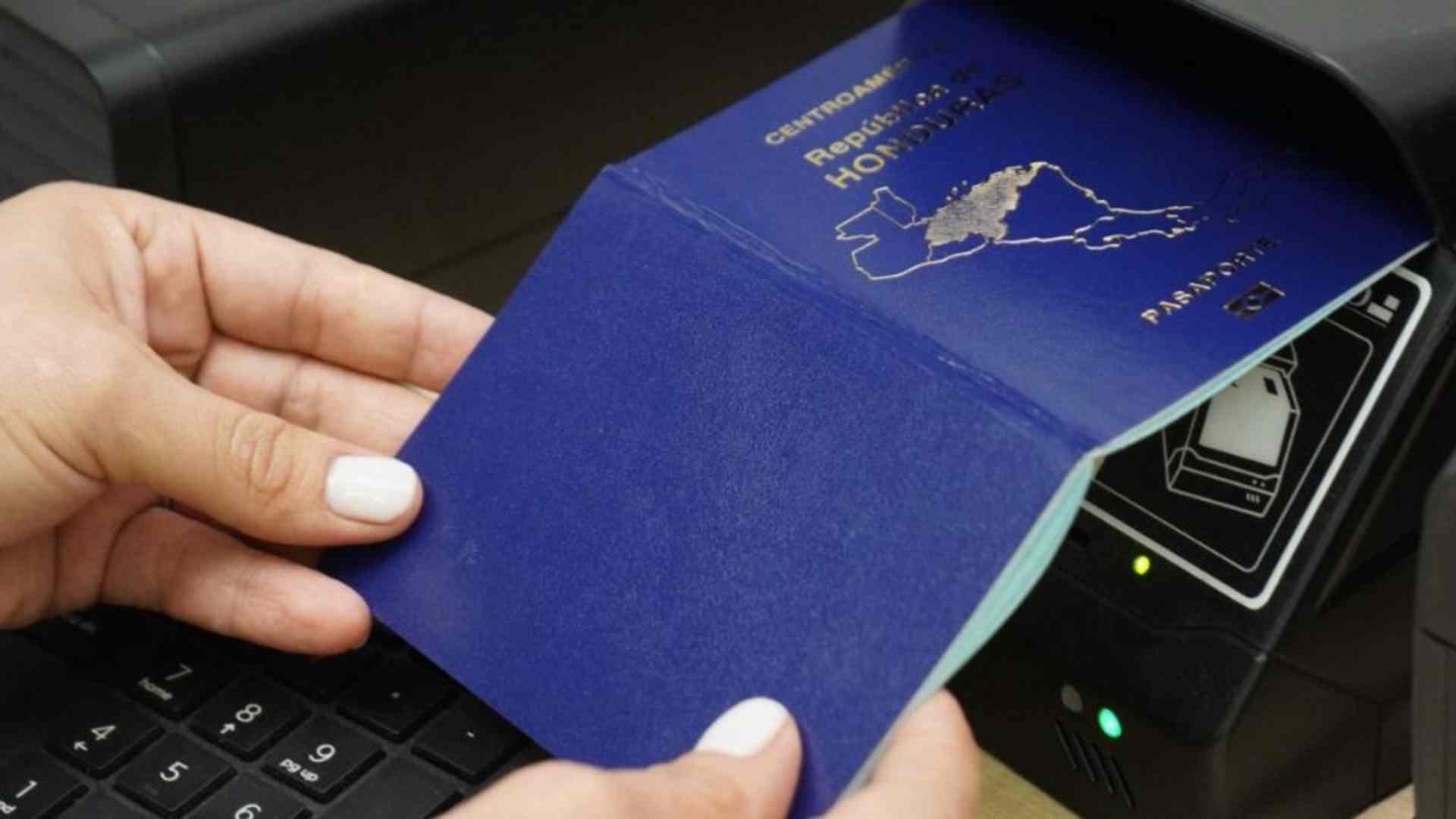Pasaportes de emergencia en Honduras: INM supera las 950 emisiones en aeropuertos del país