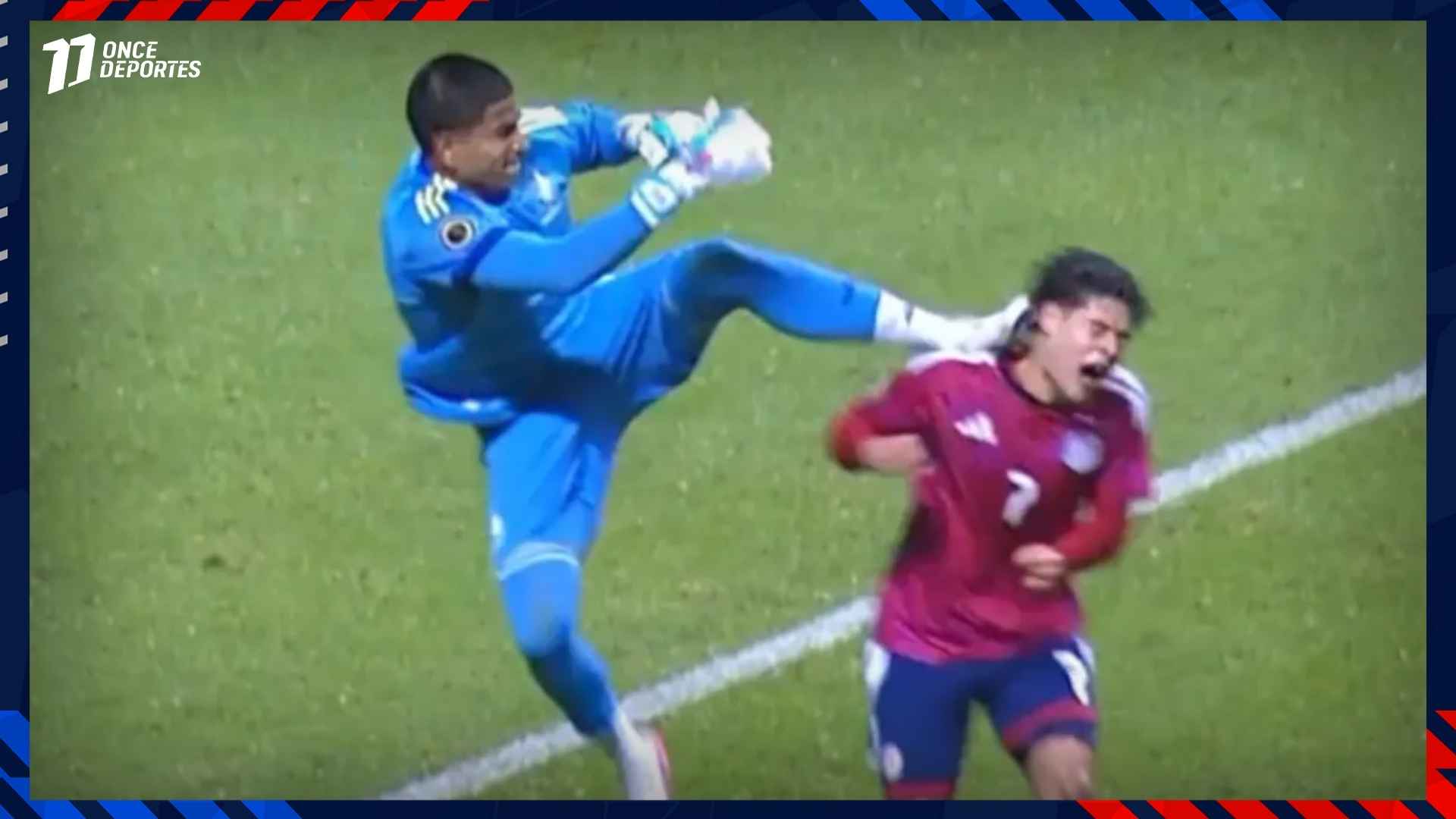 ¡PIDEN CÁRCEL EN COSTA RICA! La brutal patada del portero de México a Gabriel Sibaja